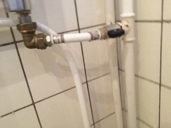 VVS, Håndklædetørrer koblet til husets fjernvarme virker ikke.