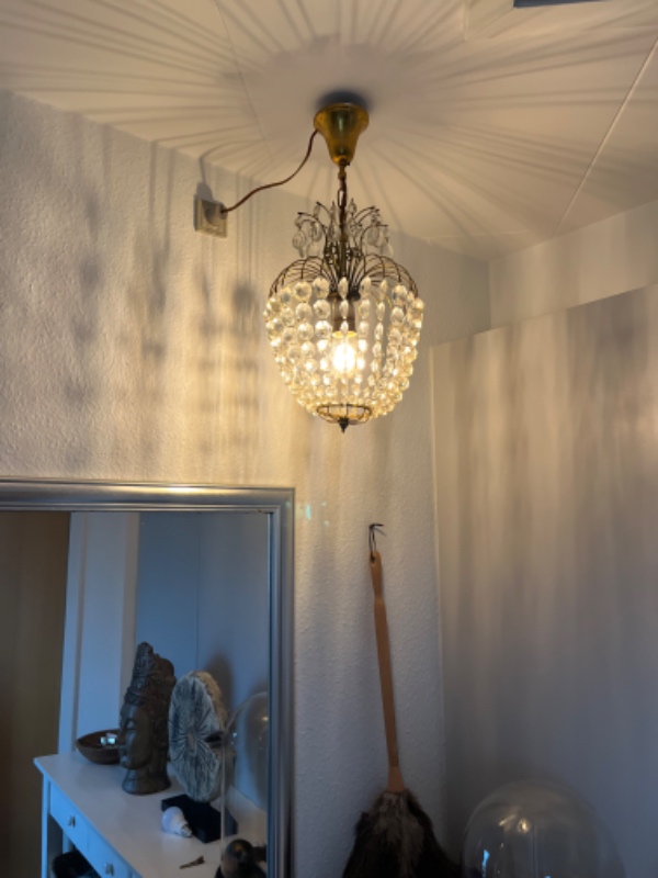 Skiftet ledning i en lampe ( længere) og hænge den op