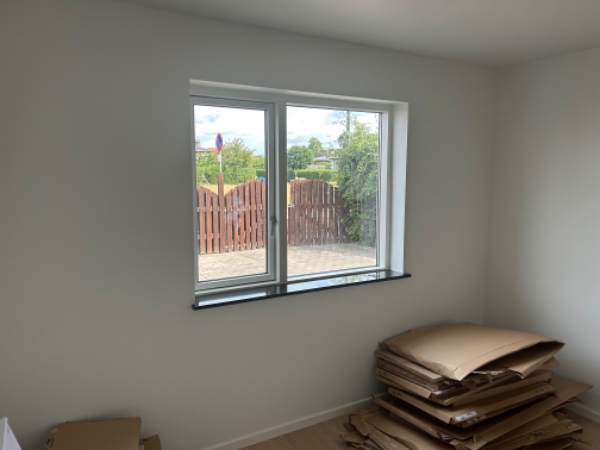 Vask af vinduer indvendigt og udvendigt