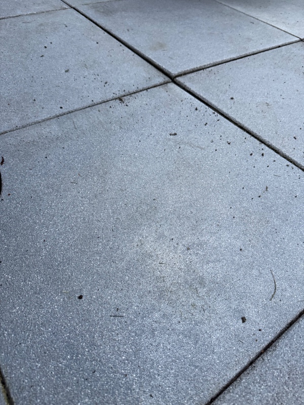 Omlægning af udendørs fliser