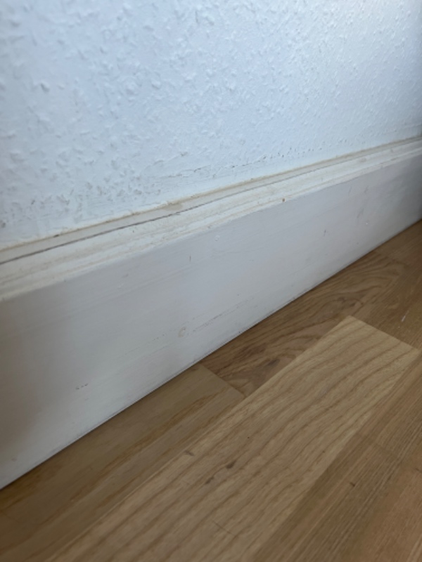 Sokkel til garderobeskab
