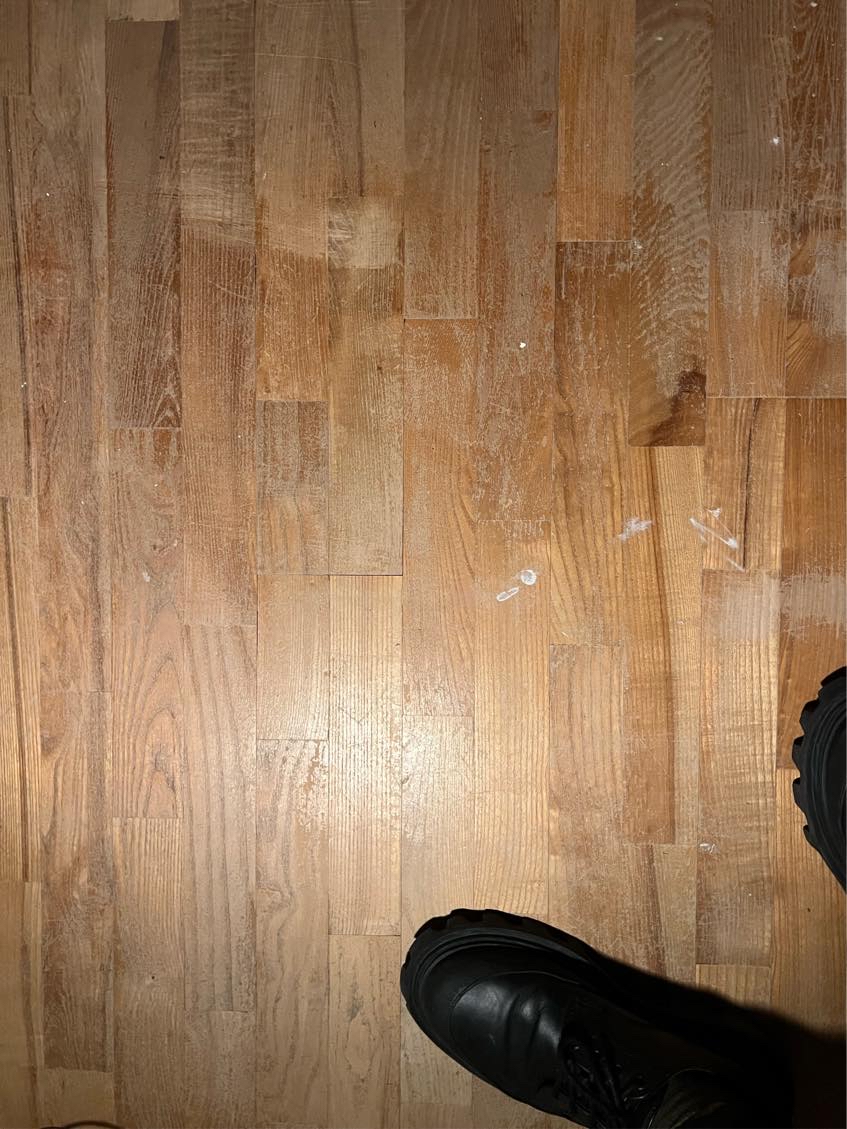 Slebet og lakeret parketgulv