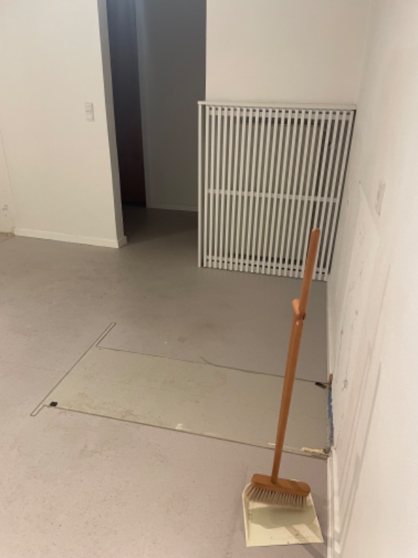 Nyt køkken monteres, og inden pudses vægge + lofter & males, nyt gulv (epoxy eller andet) m.m.