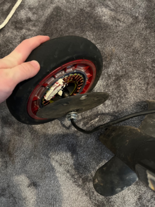 Skifte dæk på elløbehjul