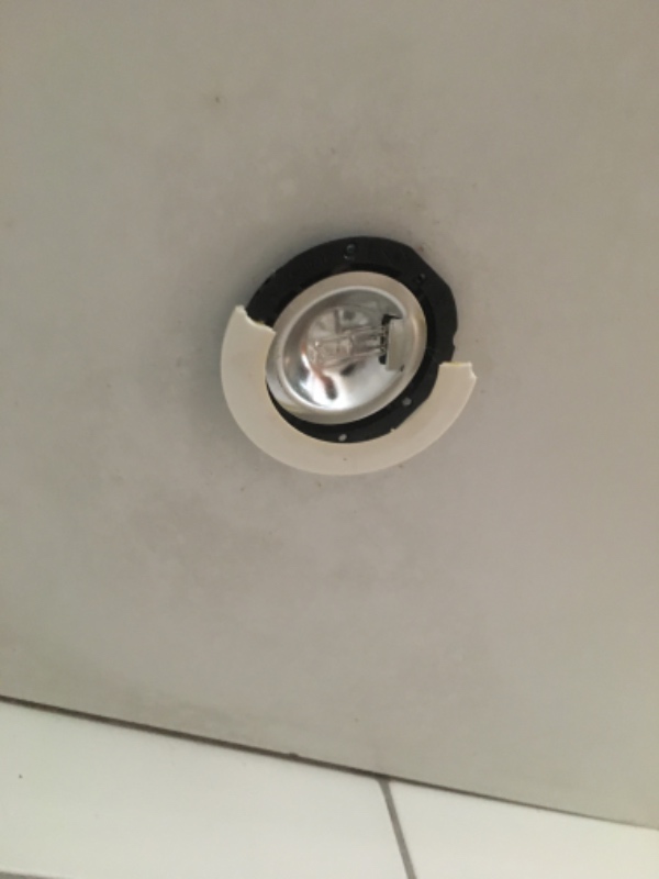 Fjerne gamle spots og opsætning af nye spots i køkkenskabe