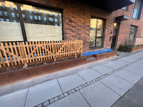 Køb og Opsætning af stakithegn