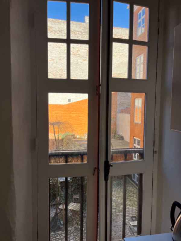 Vinduespudsning ude og indvendigt