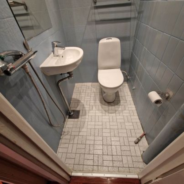 Vådrums fugning omkring gulv + WC og håndvask