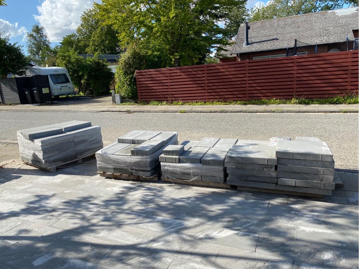 Bæres 100 stk havefliser væk fra vejen