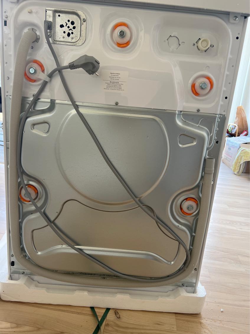 Installere vaskemaskine + smide gamle ud