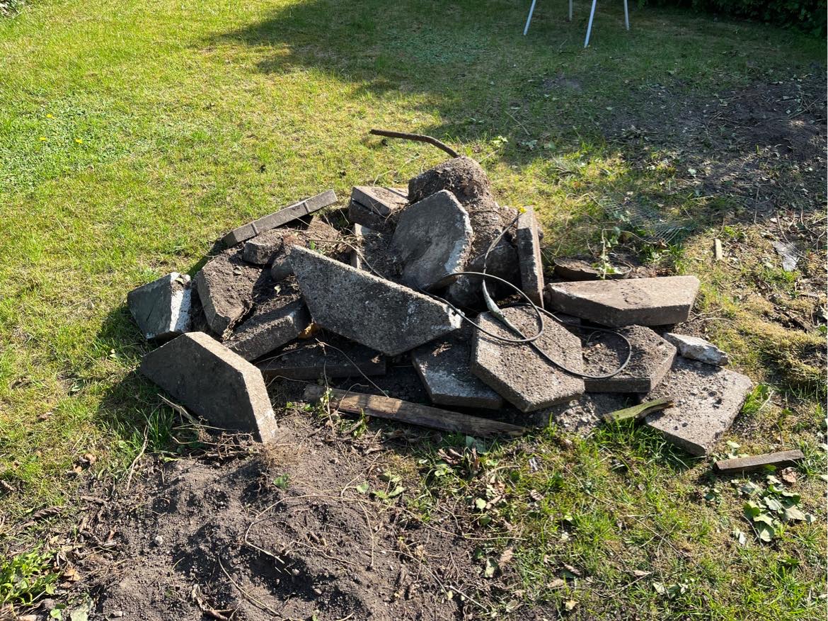 Fliser/sten skal bæres væk