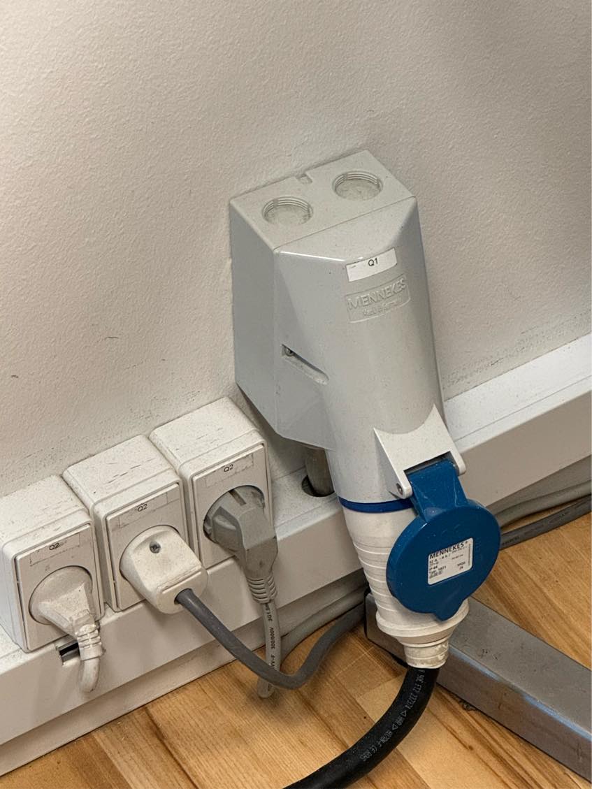 Skal have installeret en Mennekes CEE-industristikdåse