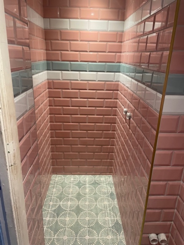 Flytning af tungt badekar