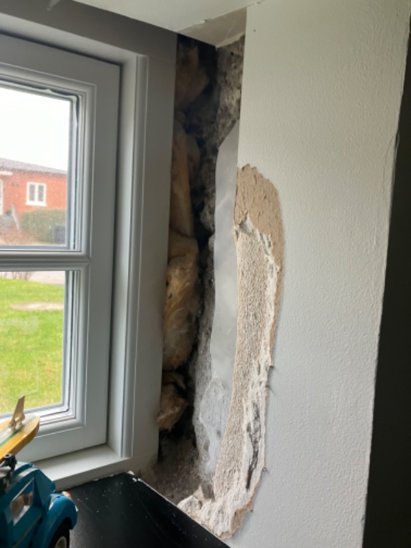 Lysninger og gipsloft i kælder
