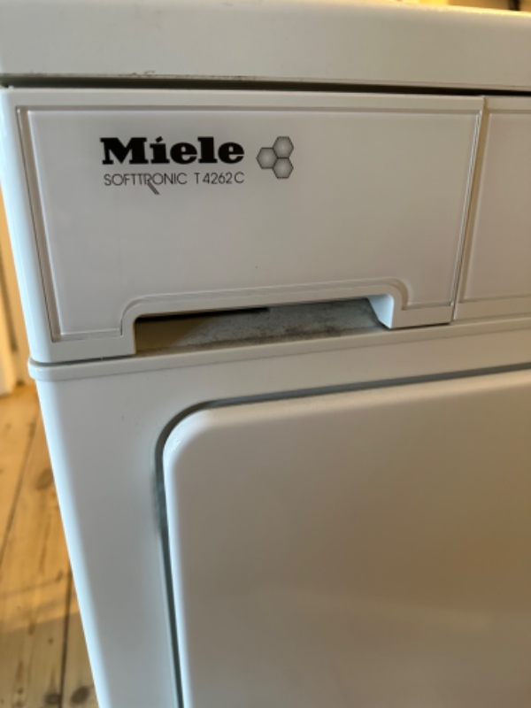 Afhentet vaskemaskine og tørretumbler