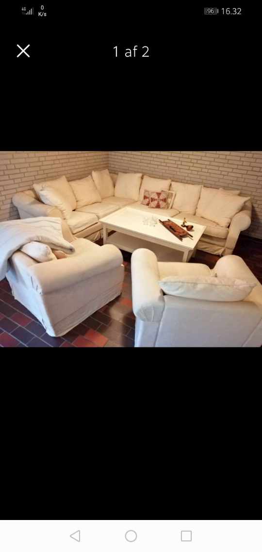 Afhente 1 hjørnesofa og 2 lænestole