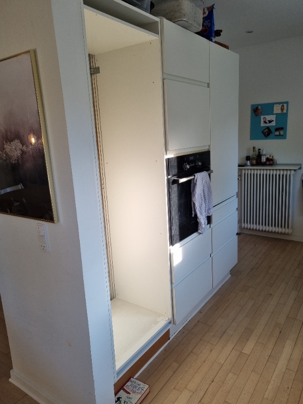 Montering af køleskab og facade