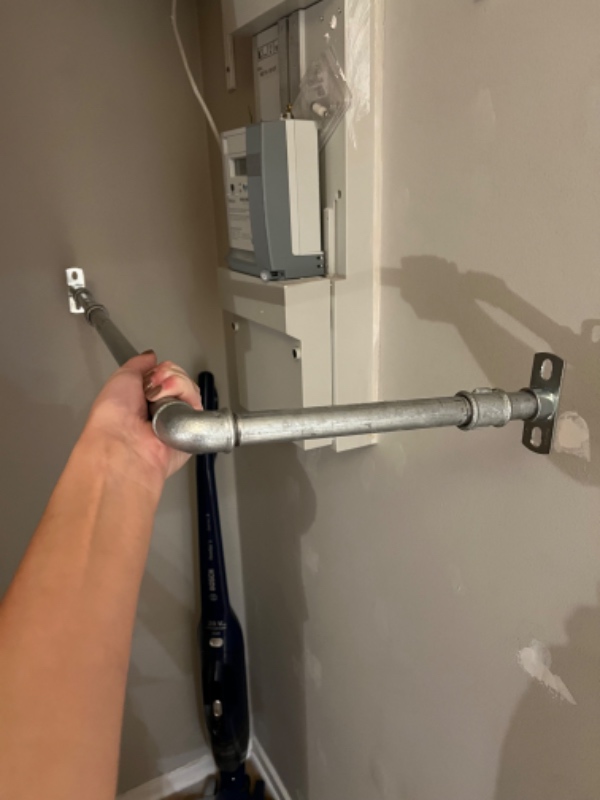 Opsætning af nyt vaskeskab og vandhane