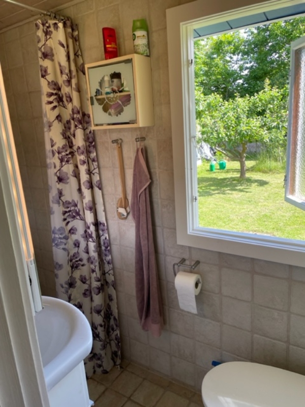 Lille Badeværelse - Udskiftning af klinker og lægning af gulvvarme