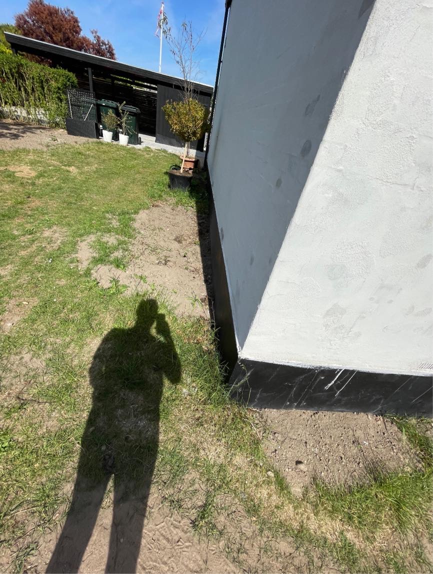 Brolægning - kant rundt om hus