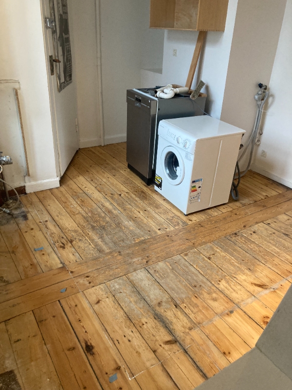 Slibning af trægulve (26 m2) + lakering + nyt gulv i gang (1,36 m2)