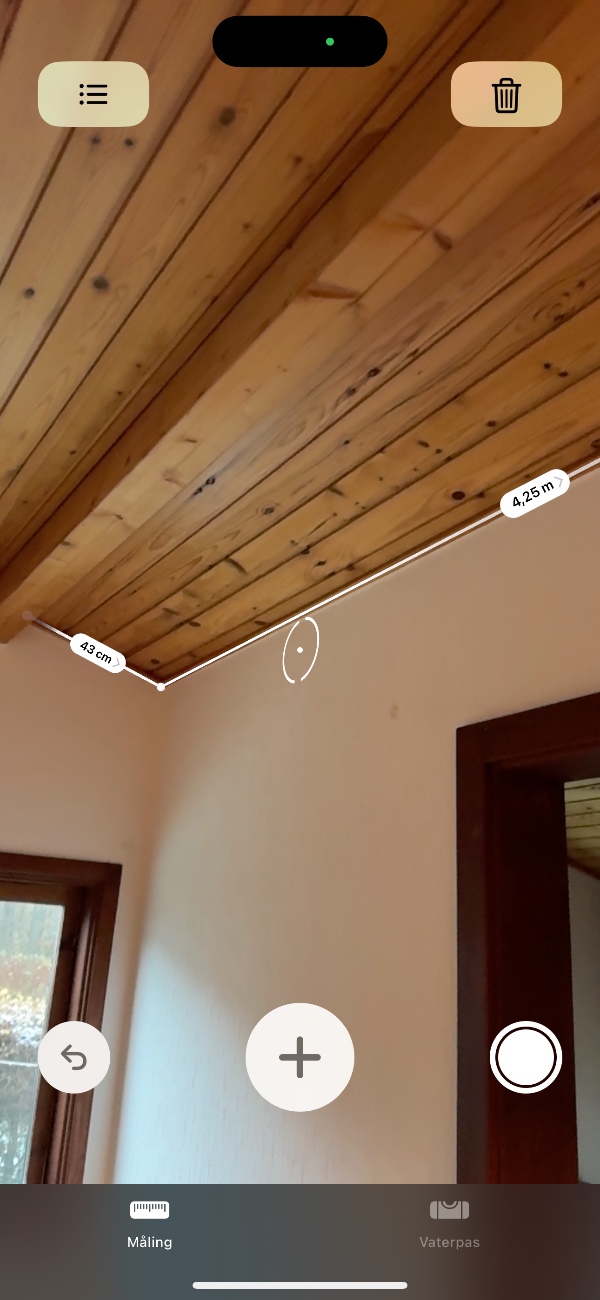 Opsætning af huntonit loft ovenpå på eksisterende loft.
