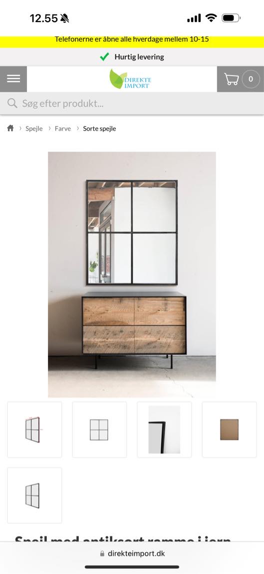 Løfte spejle op og hænge dem op i køkken