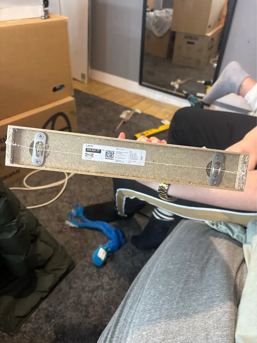 Sætte 4 små svævehylder lordret på