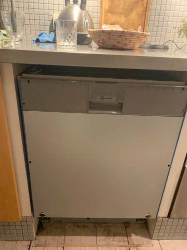 Montering af låge på fuldintegreret opvaskemaskine