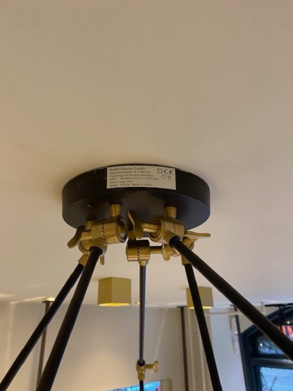 Afmontering af loftslampe