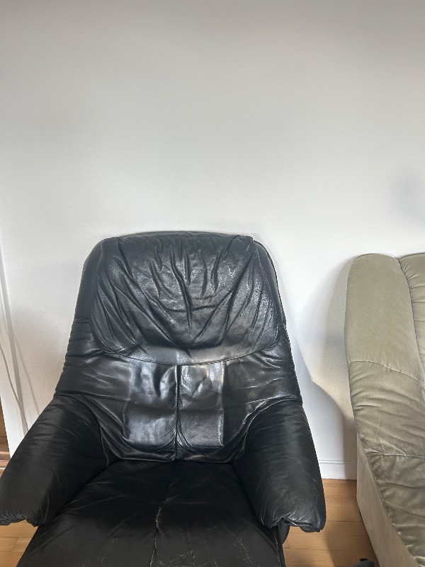 Afhentining af gamle møbler til affaldssortering