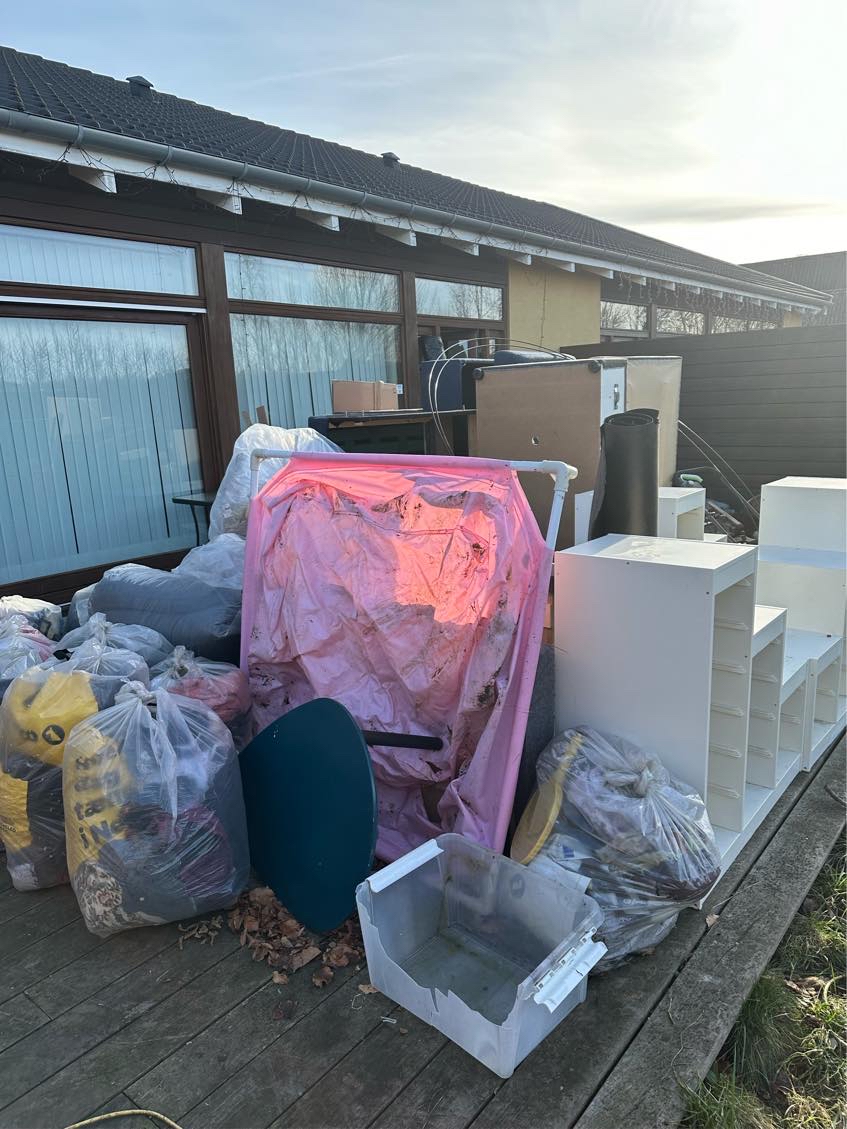 Bortskaffelse af møbler og sorteret affald