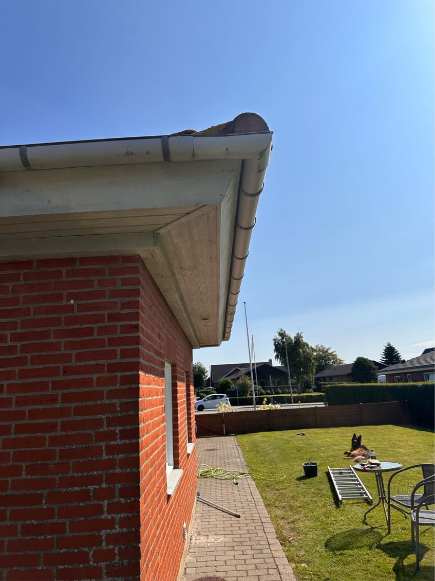 Maling af udhæng på hus