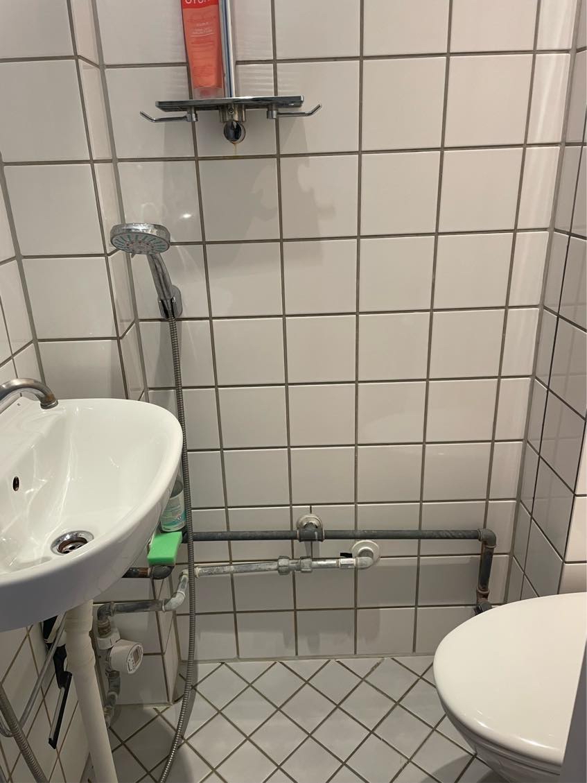 Væghængt toilet