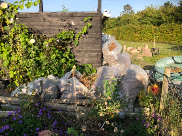 Haveaffald og lidt andet til genbrugsstation