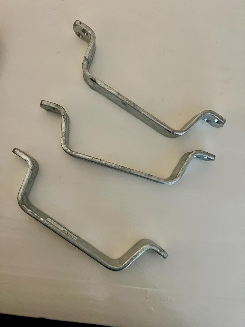 Montering af 3 x beslag på husfacade