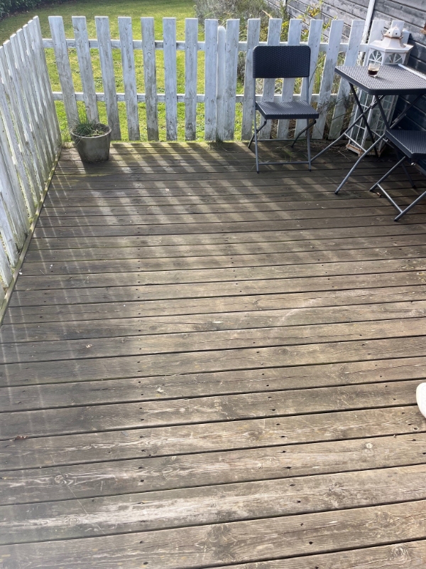 Højtryksrensning og oliering af terasse