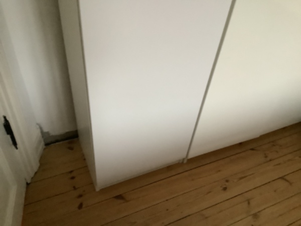 Montering af fodpanel