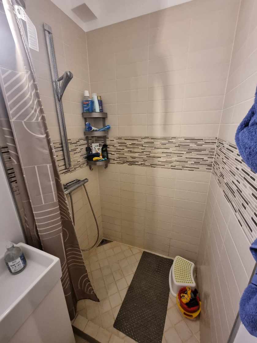 Fraflytningsrengøring, lille toilet og køkken 