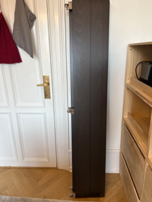 Hjælp med att montera garderobs