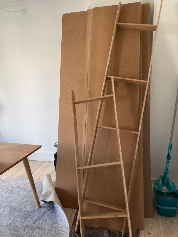 Afhentning storskrald byggematerialer (Nedbrudte skabe)