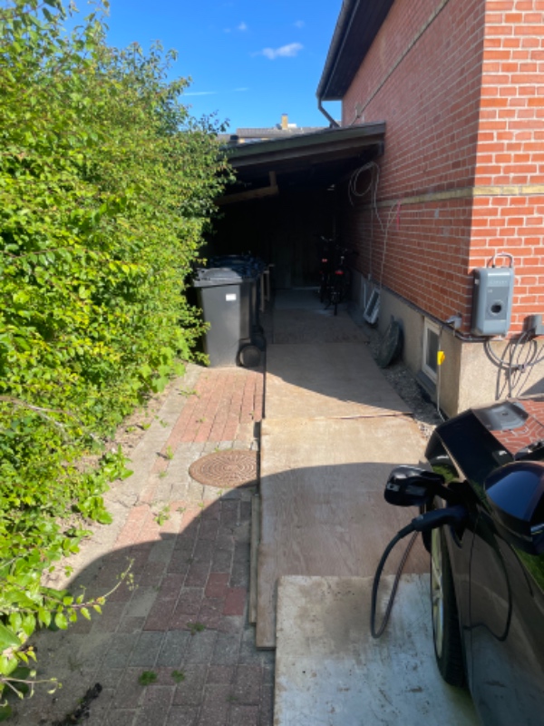 Genlægning af fliser 30 kvm