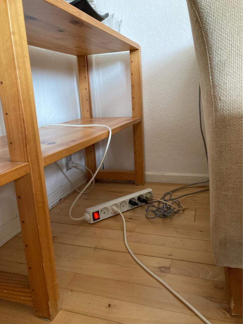 Jeg skal hvalpesikre mit hjem. Det er særligt elledninger der skal i kabelrør.