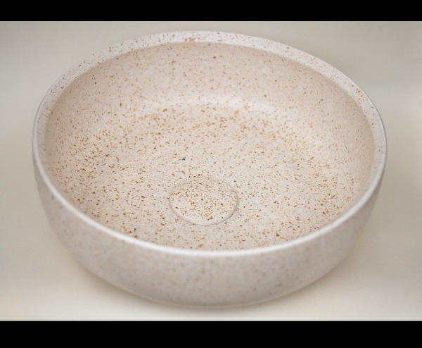 Opsætning af badeværelsesmøbel inklusiv bordplade og vask og nedtagning af det gamle