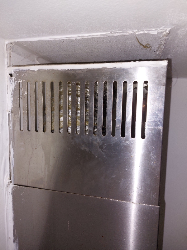 udskiftning og montering af ny emhætte