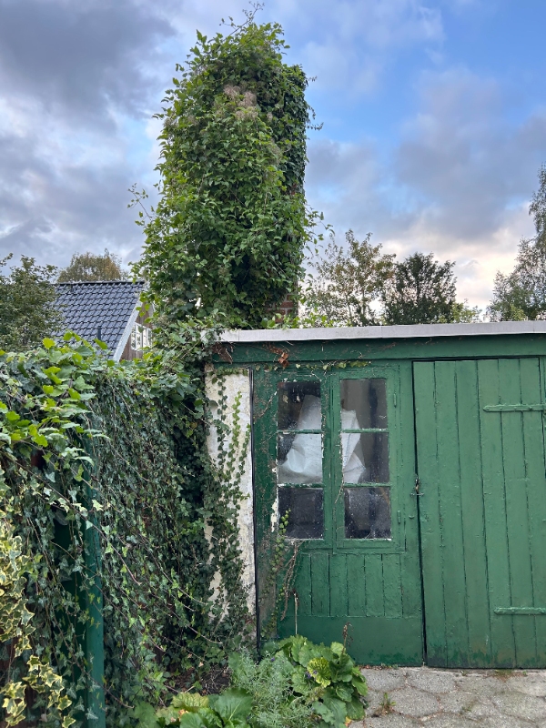 Nedrivning af murstens-skur