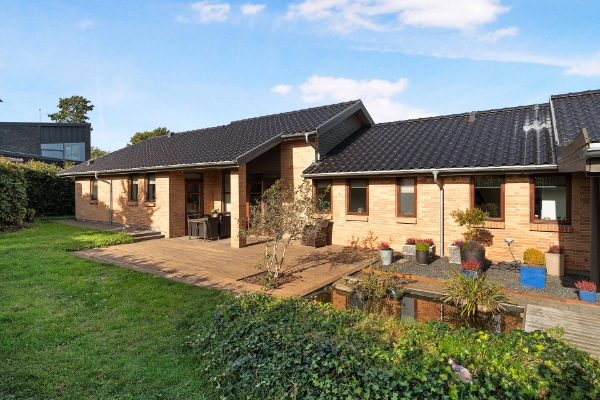 Højtryksrense flisegange, indkørsel og fuger