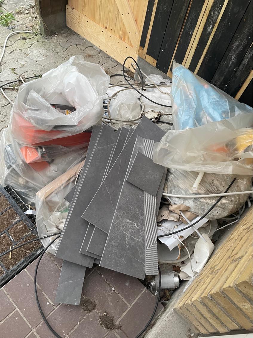 Have smidt byggeaffald ud