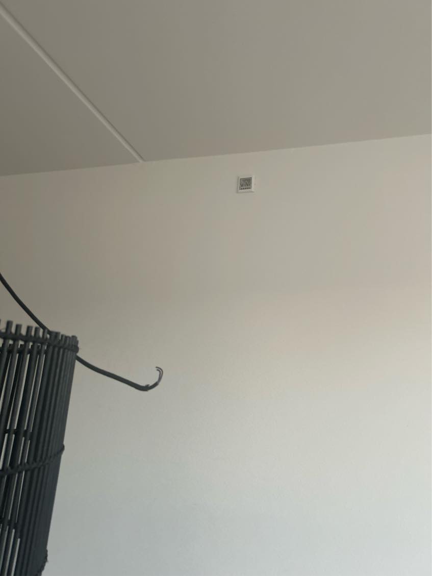 Sætte strøm til loftslampe