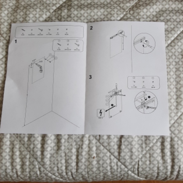 Opsætning af spejl på badeværelse